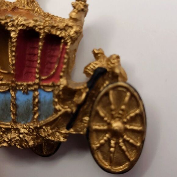 3D Magnet Authentic British Royal Family Gold State Coach Carriage - Picture 7 of 9